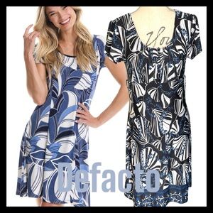 DeFacto Black/White/Blue Floral Scoop Neck Short Sleeve Below Knee Dress (L)